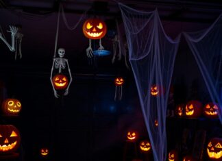14 Impressive Garage Halloween Decorations garage halloween decorations